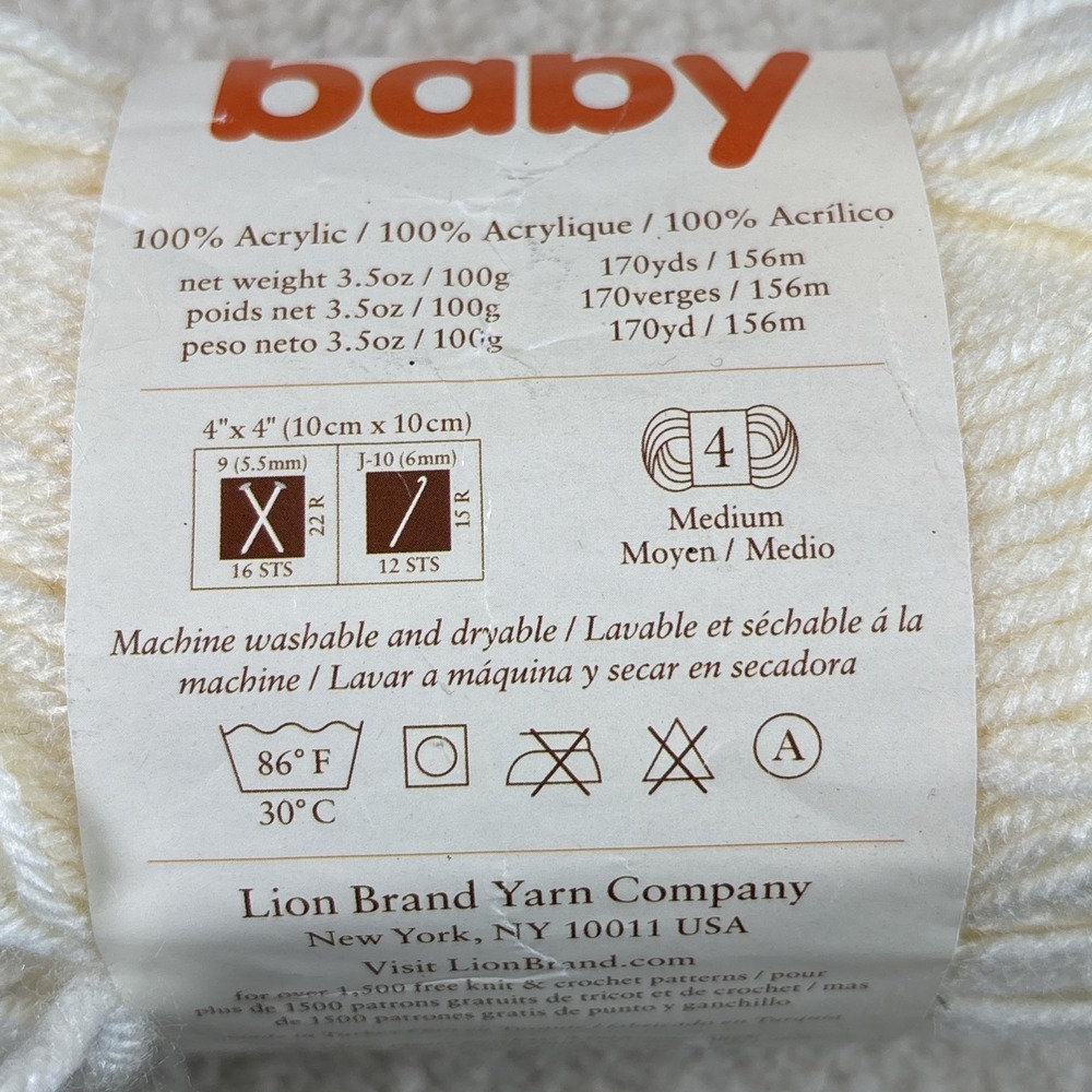 LION BRAND Yarn Vanna's Choice Baby Lamb Ivory light Yellow - Picture 4 of 7